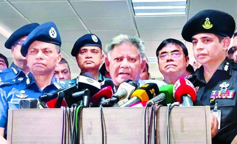 পুলিশকে কাজে ফিরতে বৃহস্পতিবার পর্যন্ত সময় দিলেন স্বরাষ্ট্র উপদেষ্টা