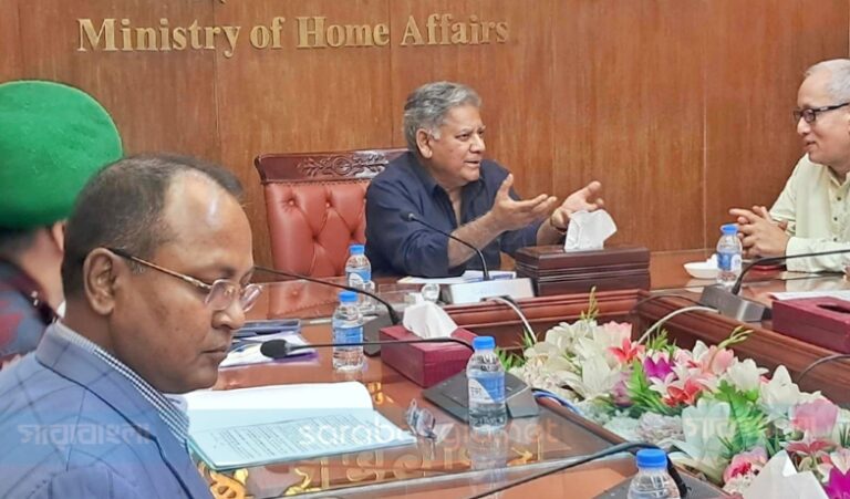“দুর্গাপূজার ছুটি ২ দিন করার চেষ্টা করব”-স্বরাষ্ট্র উপদেষ্টা