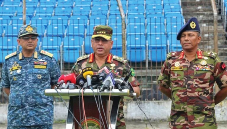 “পুলিশ স্বাভাবিক কাজ শুরু করলে সেনাবাহিনী ব্যারাকে ফেরত যাবে”-সেনাপ্রধান