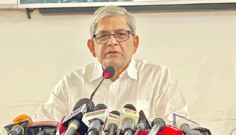 “শেখ হাসিনা ভারতে বসে চক্রান্ত করছেন”- মির্জা ফখরুল