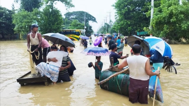 “বন্যায় ১১ জেলায় ক্ষতিগ্রস্ত ৪৯ লাখ মানুষ, ১৮ জনের প্রাণহানি”-দুর্যোগ ব্যবস্থাপনা ও ত্রাণ মন্ত্রণালয়