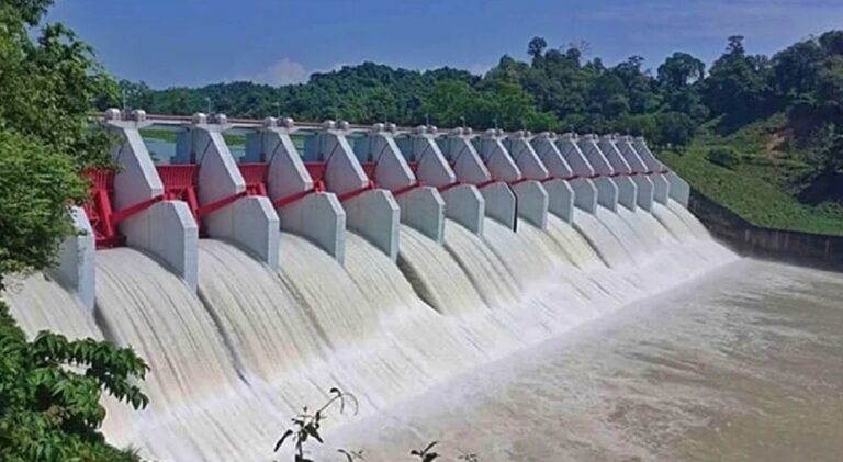 আজ সকালে খুলে দেয়া হবে কাপ্তাই বাঁধের ১৬টি গেইট