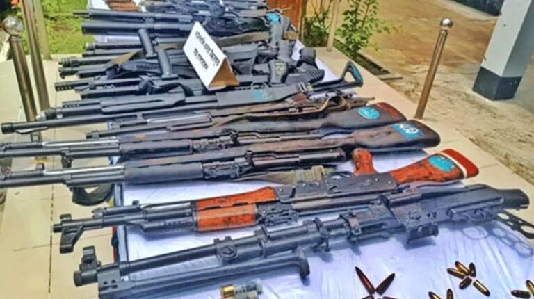চট্টগ্রামে জমা পড়েছে ৬০১টি বৈধ অস্ত্র