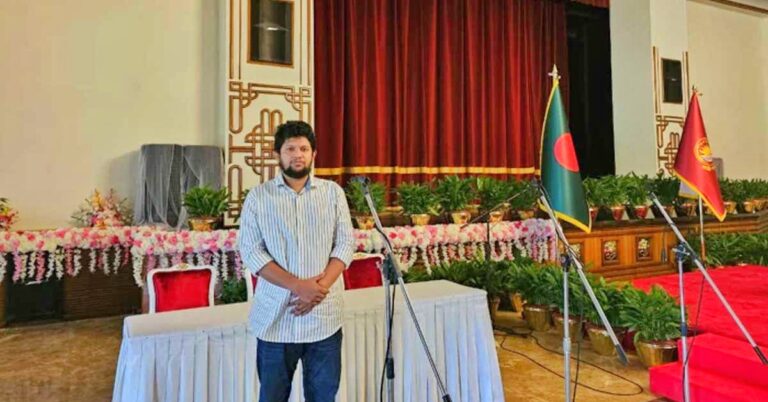 বঙ্গভবন থেকে সরানো হল বঙ্গবন্ধুর ছবি, কারণ জানালেন উপদেষ্টা মাহফুজ