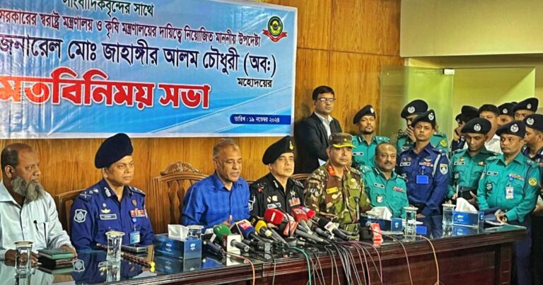 “পুলিশের মনোবল আগের চেয়ে বৃদ্ধি পেয়েছে”-চট্টগ্রামে স্বরাষ্ট্র উপদেষ্টা