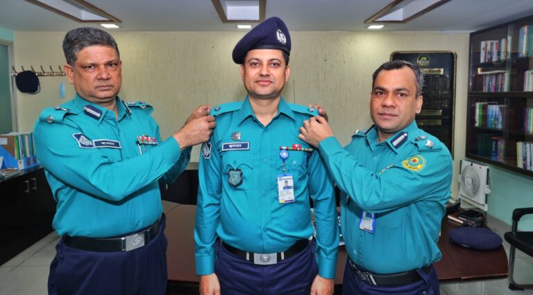 ইন্সপেক্টর পদে পদোন্নতি পেলেন পাঁচলাইশ থানার অপারেশন অফিসার জুবায়ের মৃধা