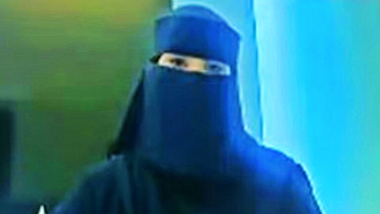 ১৯ সন্তানের মা হয়েও ডক্টরেট ডিগ্রি অর্জন সৌদি নারী হামদার