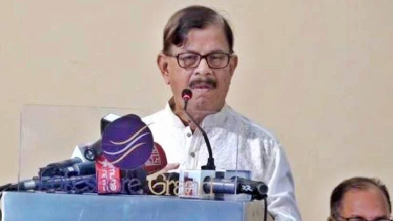 “দ্রুত নির্বাচন দিয়ে মানসম্মান নিয়ে চলে যান”-মাহমুদুর রহমান মান্না