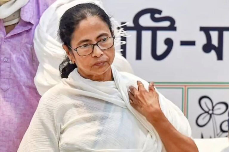 “এখানে জয় বাংলা স্লোগান আছে, থাকবে”- মমতা বন্দ্যোপাধ্যায়