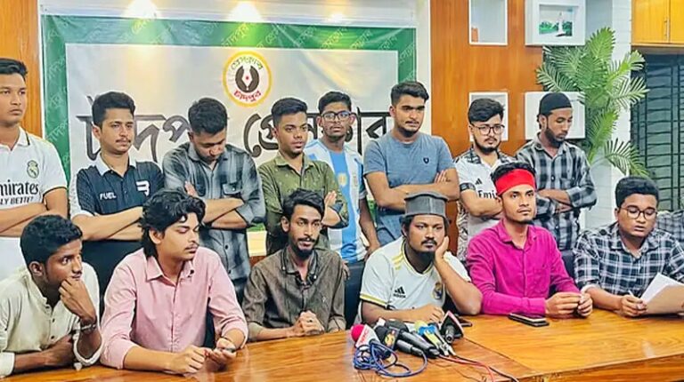 চাঁদপুরে বৈষম্যবিরোধীদের কমিটির ১৬০ জনের পদত্যাগ