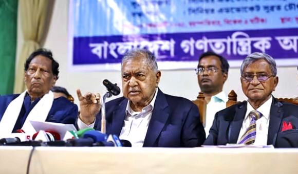 “বর্তমান সংবিধান ফেলে দিয়ে নতুন সংবিধান যুক্তিসংগত নয়”-ড. কামাল হোসেন