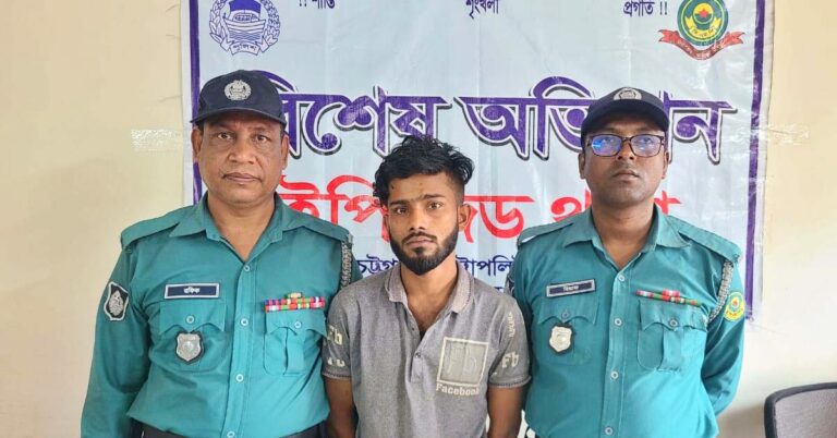 চট্টগ্রামের ইপিজেডে স্ত্রী’র সঙ্গে পরকীয়ার সন্দেহে বন্ধুকে ছুরিকাঘাতে হত্যা