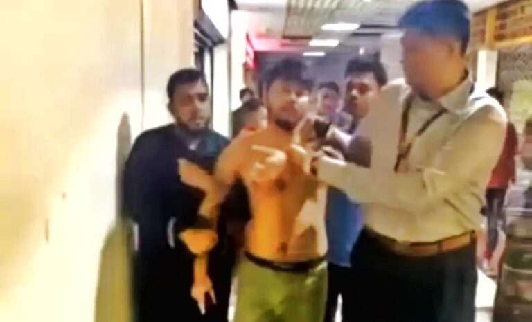 চট্টগ্রামের শীর্ষ সন্ত্রাসী ছোট সাজ্জাদ ঢাকার বসুন্ধরা সিটি থেকে গ্রেফতার