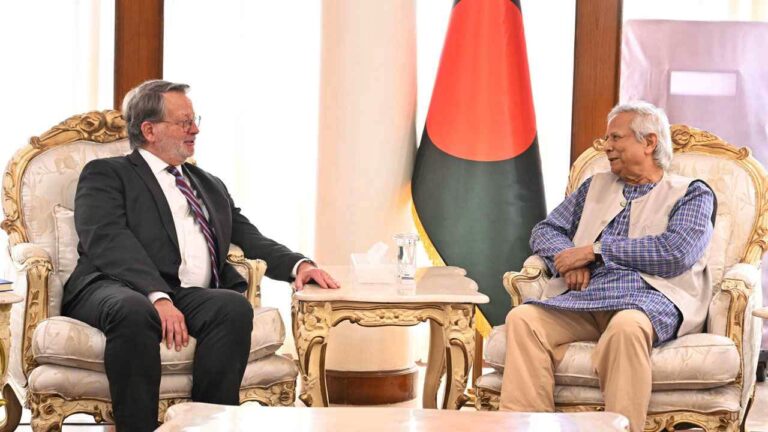 “সংখ্যালঘুদের ওপর হামলা ধর্মীয় নয়, রাজনৈতিক”-ড. মুহাম্মদ ইউনূস