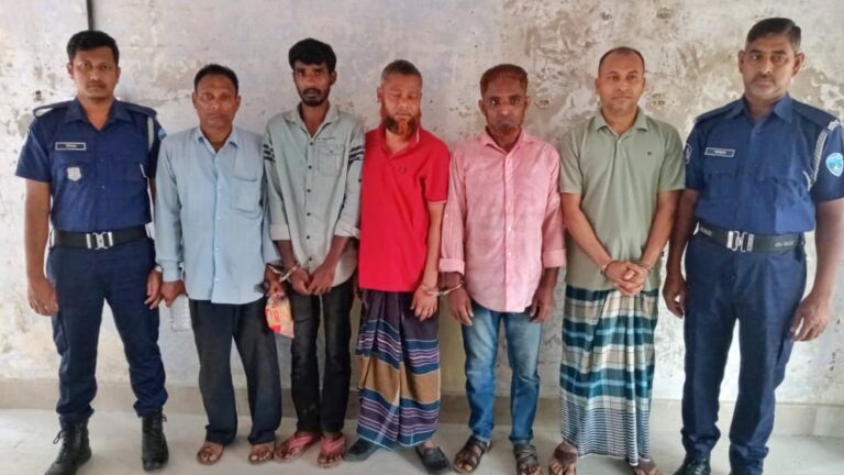 নোয়াখালীর চাটখিল থানা পুলিশের অভিযান: জিআর-সিআর পরোয়ানাভুক্ত ৫ আসামী গ্রেফতার