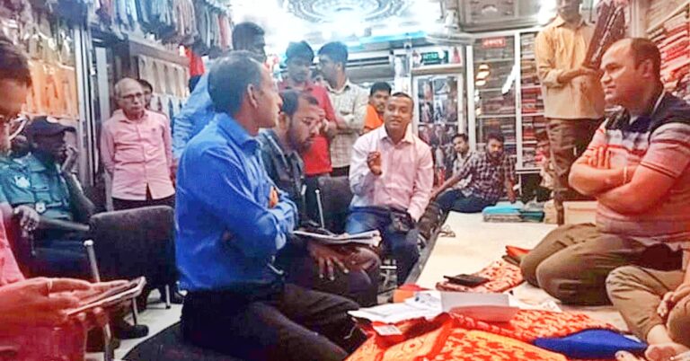 চট্টগ্রামের দেওয়ানজী পুকুরপাড়ের ‘অর্ণবে’ দেশি পোশাক হয়ে যায় বিদেশি, গুনতে হলো ৮০ হাজার টাকা জরিমানা