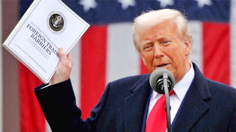 “বিশ্বজুড়ে পুঁজিবাজারে ধসে কিছু আসে যায় না”- ডোনাল্ড ট্রাম্প