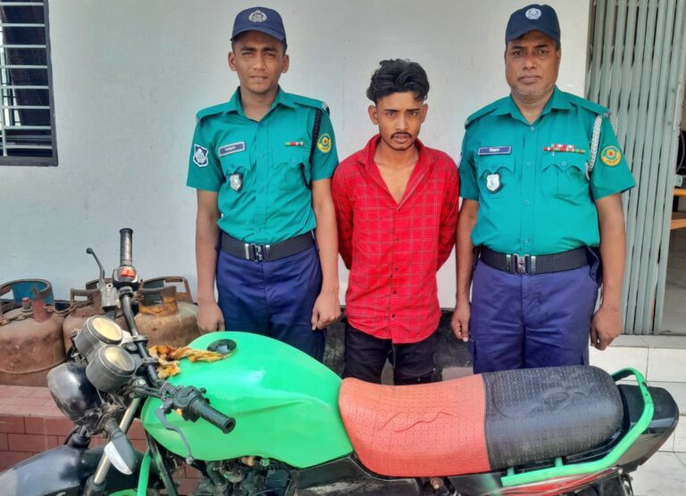 ইপিজেড থানার পুলিশের অভিযান: ১টি চোরাই মোটর সাইকেল উদ্ধার, চোর চক্রের ১ সদস্য গ্রেফতার
