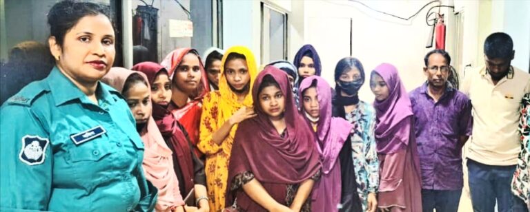 খুলশী থানা পুলিশের অভিযান: ফয়’স লেকের রুপসী বাংলা ও প্রিন্স আবাসিক হোটেল থেকে ১৪ জন পতিতা-খদ্দর গ্রেফতার
