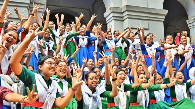 এসএসসিতে চট্টগ্রামে জিপিএ-৫ বাড়লেও কমেছে পাসের হার