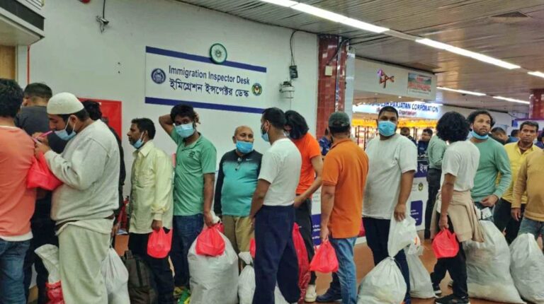 অবৈধভাবে থাকার অভিযোগে ৩৯ বাংলাদেশিকে ফেরত পাঠাল যুক্তরাষ্ট্র