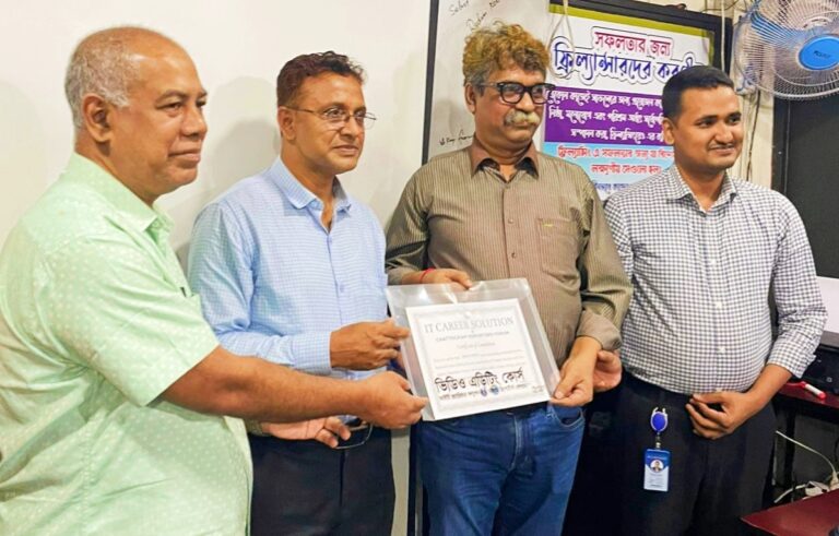 “সাংবাদিকতায় টিকে থাকতে প্রযুক্তিগত শিক্ষার বিকল্প নেই”-কাজী আবুল মনসুর