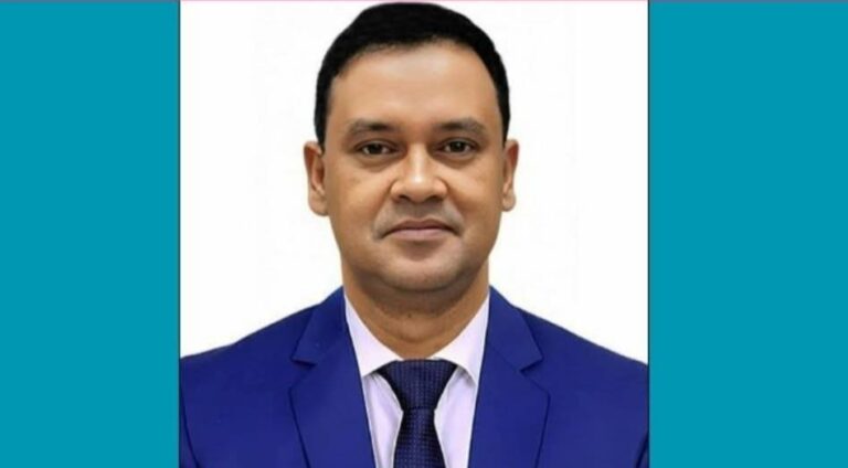 চট্টগ্রামের নতুন ডিসি আব্দুল আউয়াল
