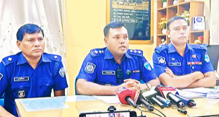 রাঙ্গুনিয়ায় সাম্প্রতিক দুই হত্যাকাণ্ড নিয়ে পুলিশের ব্রিফিং:  “এই দু’টি হত্যাকাণ্ড অতি স্বল্প সময়ের মধ্যে উদ্ঘাটন করতে পেরেছি”-এএসপি বেলায়েত হোসেন