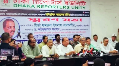 “অনেকেই একাত্তরকে ভুলিয়ে দেওয়ার চেষ্টা করছে”-মির্জা ফখরুল