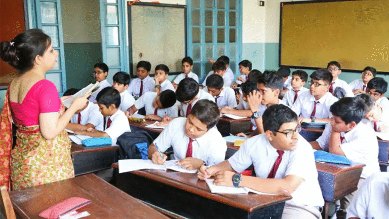 শিক্ষক-শিক্ষার্থীদের ফেসবুক ব্যবহারে কঠোর নির্দেশনা