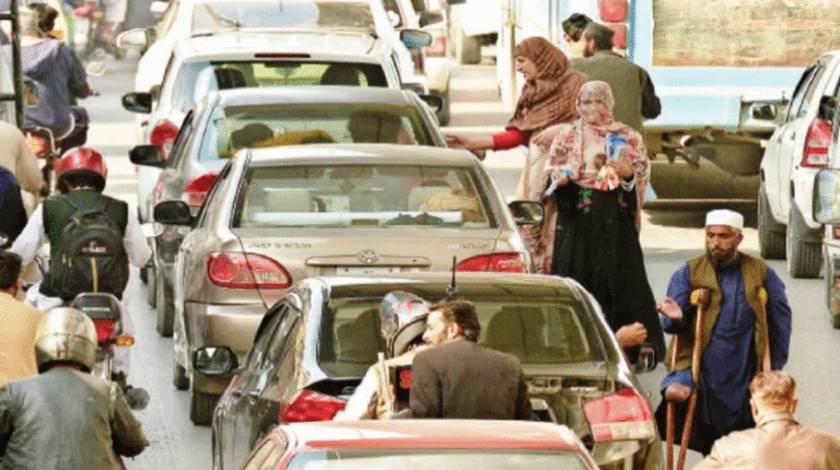 ভিক্ষাবৃত্তির অভিযোগে পাকিস্তানিদের ভিসা দেওয়া স্থগিত রাখল সংযুক্ত আরব আমিরাত