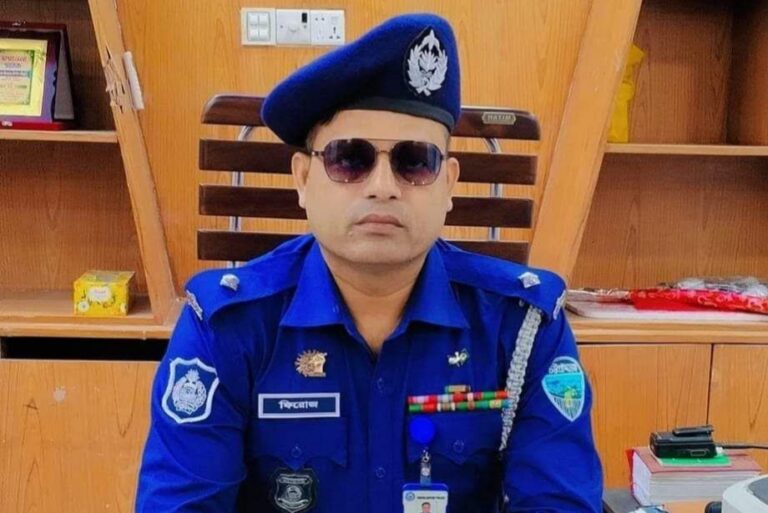 লক্ষীপুরের রামগঞ্জ থানার নতুন ওসি ফিরোজ উদ্দিন চৌধুরী