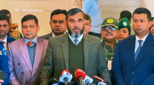 “যৌথ বাহিনীর অভিযান ১৫ জানুয়ারির পর জোরদার হবে”-ইসি সানাউল্লাহ