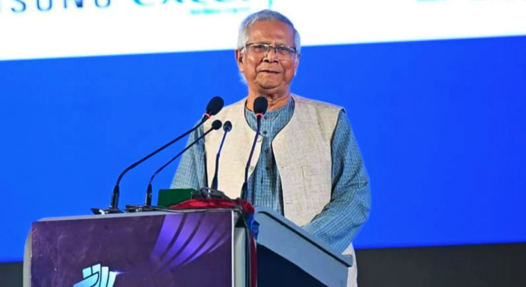 “সরকারি কর্মচারীদের পাঁচ বছরের বেশি থাকা ঠিক না”-প্রধান উপদেষ্টা