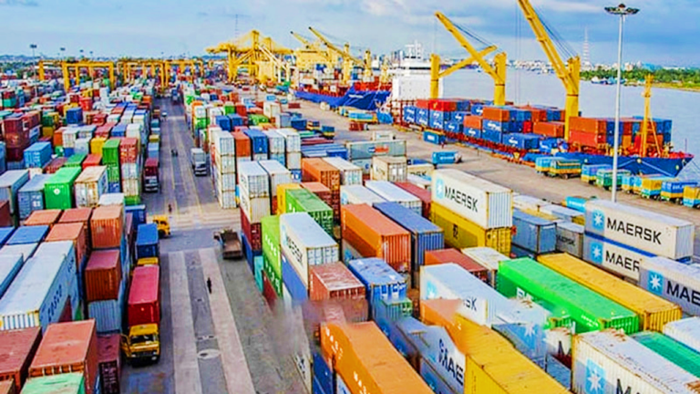 চট্টগ্রাম বন্দরের কর্মচারিদের অনির্দিষ্টকালের কর্মবিরতি শুরু, অচল বন্দর