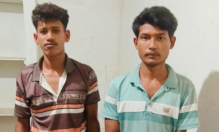 চট্টগ্রামে চন্দনাইশ থানা পুলিশের অভিযান: একনলা বন্ধুকসহ দুই সন্ত্রাসী গ্রেফতার 