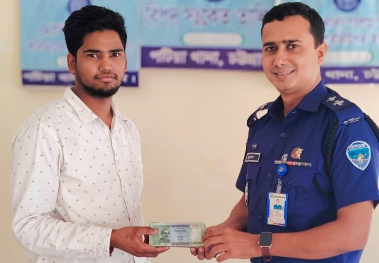 চট্টগ্রামের পটিয়া থানা পুলিশের তৎপরতা: বিকাশ’র ৫০ হাজার টাকা উদ্ধার