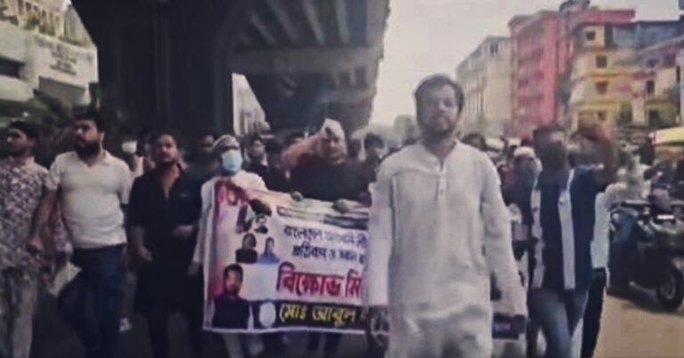 চট্টগ্রাম নগরীর আগ্রাবাদ-ষোলশহরে নিষিদ্ধ যুবলীগ-ছাত্রলীগের ঝটিকা মিছিল