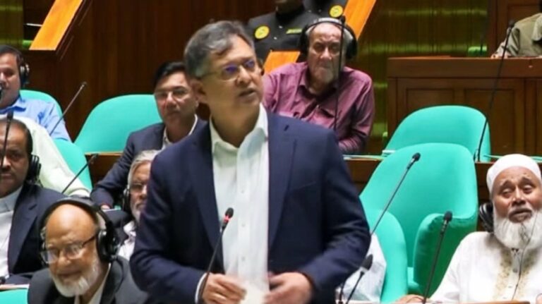 “নির্বাচনের আগে ইসলামী ব্যাংক একটি দলকে ১১ হাজার কোটি টাকা দিয়েছে”-স্বরাষ্ট্রমন্ত্রী