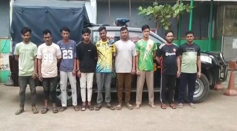 চাঁদা না পেয়ে ডিজিটাল ডট নেট অফিসে হামলা: মোট ২২ আসামী গ্রেফতার, পরিবহন কাজে ব্যবহৃত অ্যাম্বুলেন্স জব্দ, ৪টি দেশীয় অস্ত্র উদ্ধার